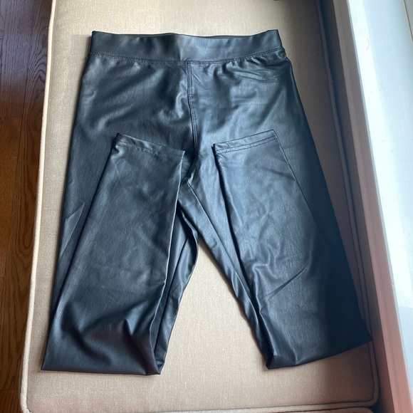 Black Faux Leather Leggings NEW Small - Picture 2 of 8